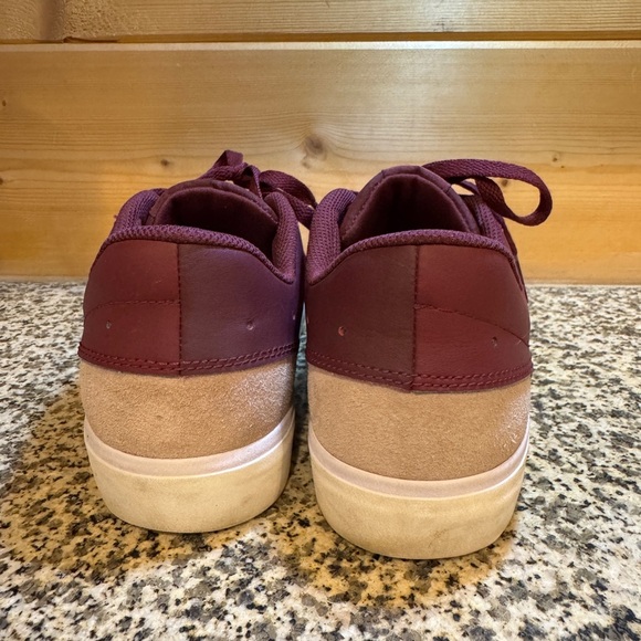 Kids Size 6.5Y Jordan Series SE Sneakers in Burgundy and Tan - Picture 7 of 15